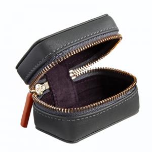 set de cadouri din piele pentru călătorie