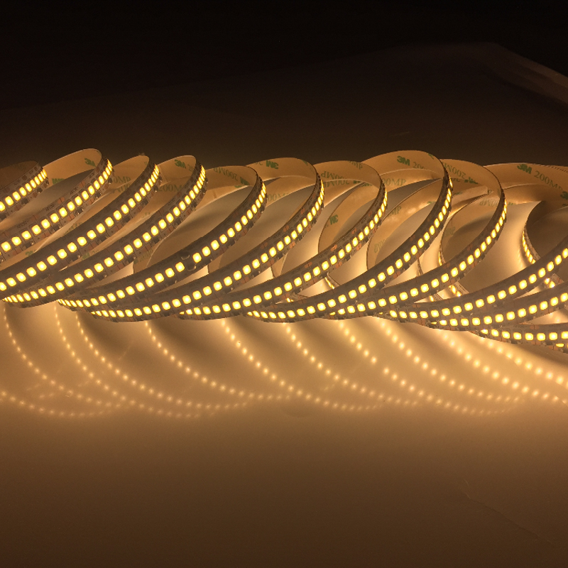 Calitate superioară 240LED pe metru Smd 2835 High Lumen High Luminance 12v LED-uri flexibile Strip Lights