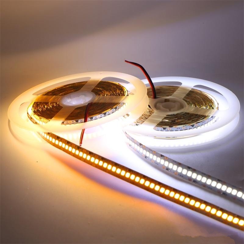 Calitate superioară 240LED pe metru Smd 2835 High Lumen High Luminance 12v LED-uri flexibile Strip Lights