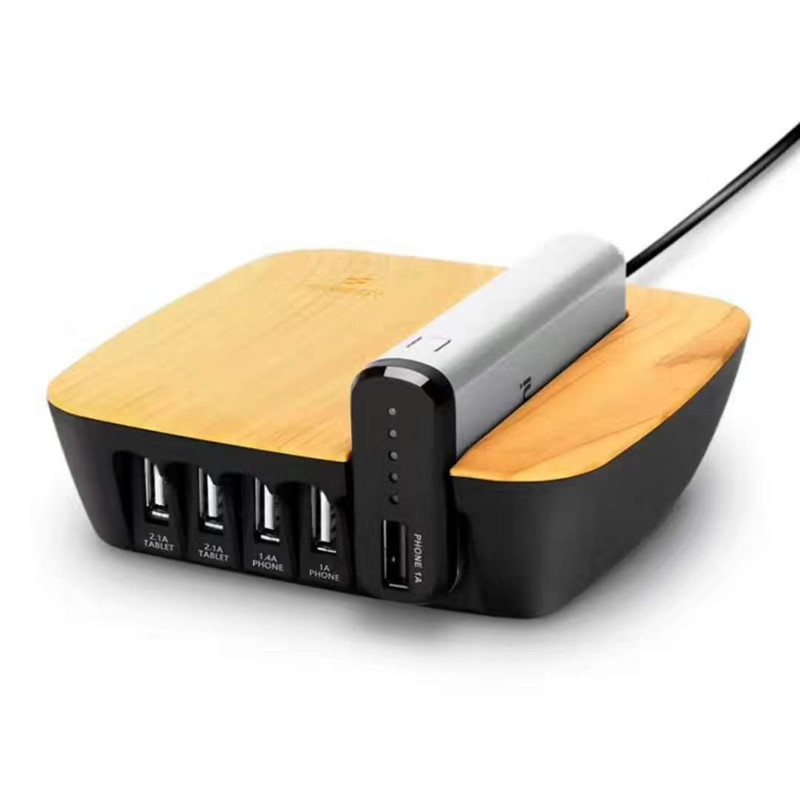 Stația de încărcare cu patru porturi KPS-5401PB și banca de alimentare de 4000 mAh