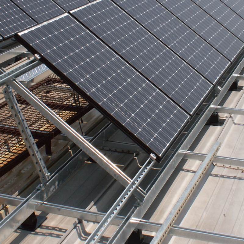 Structura din oțel cu energie solară