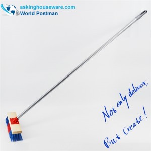 Perie din lemn cu mâner lung Akbrand pentru împingere în aer liber