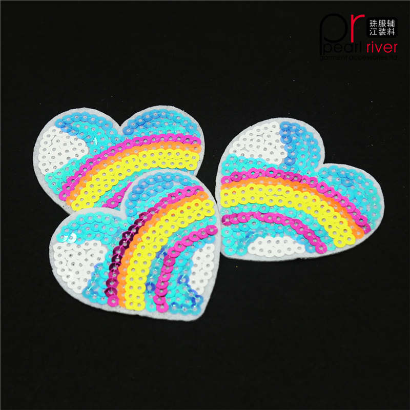 Patch formă de inimă curcubeu