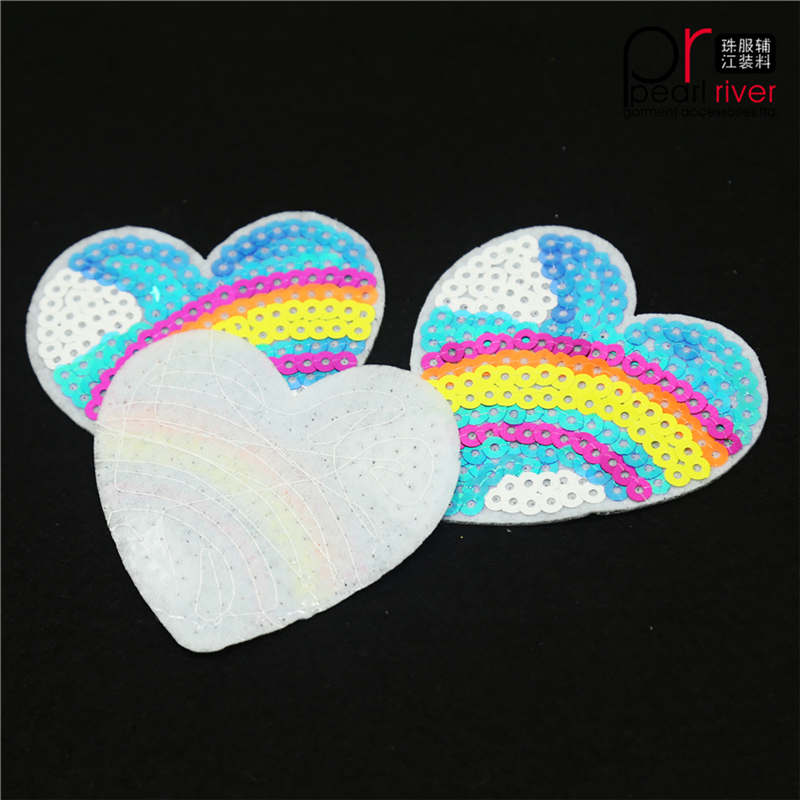Patch formă de inimă curcubeu