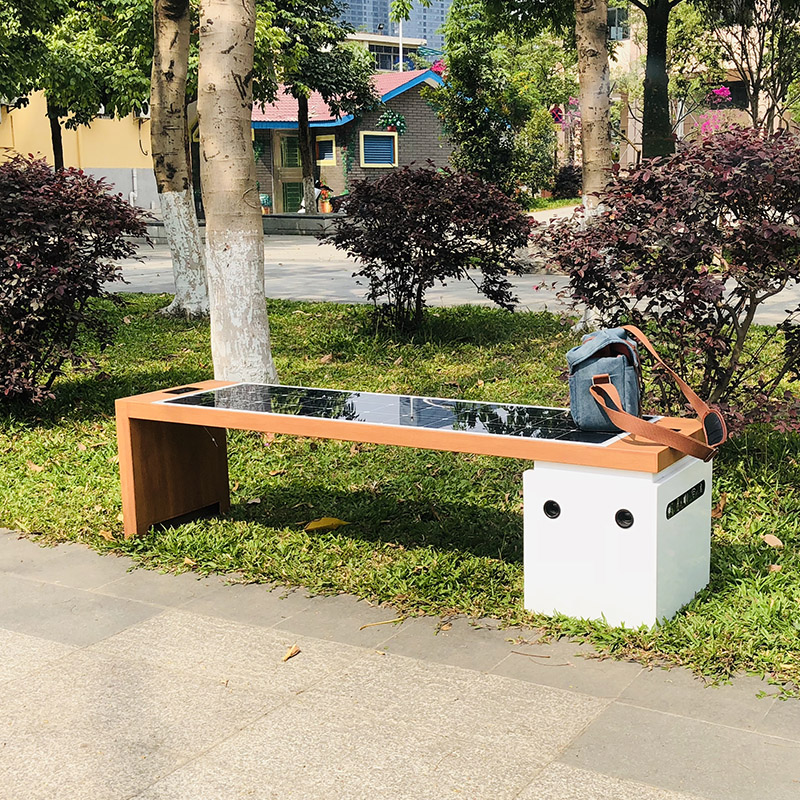 Încărcător wireless pentru energie solară Smart Park Bench