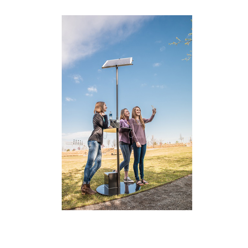 Stație de încărcare a telefonului mobil cu încărcarea solară Utilizare în aer liber
