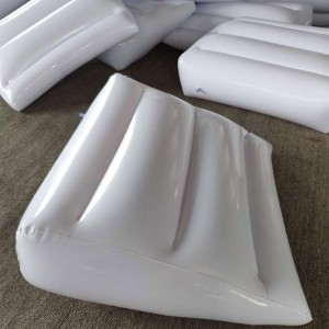 Pernă gonflabilă triunghi cu pernă / pernă albă