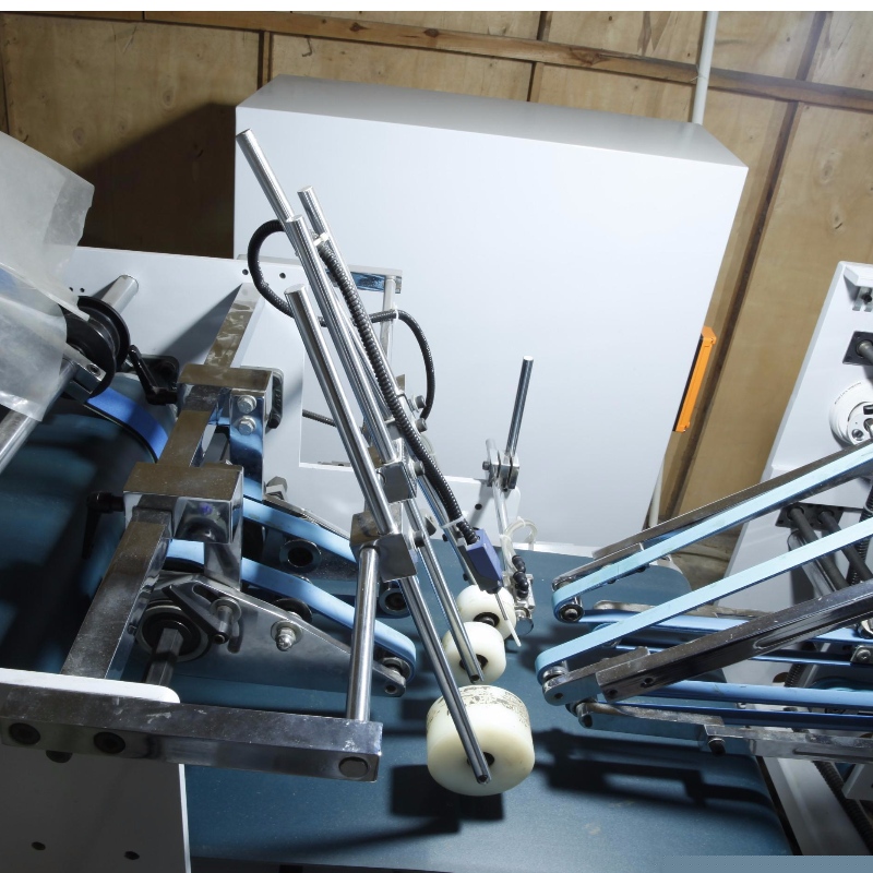 Paster cutie automată