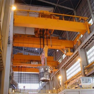 Macara de turnare deasupra