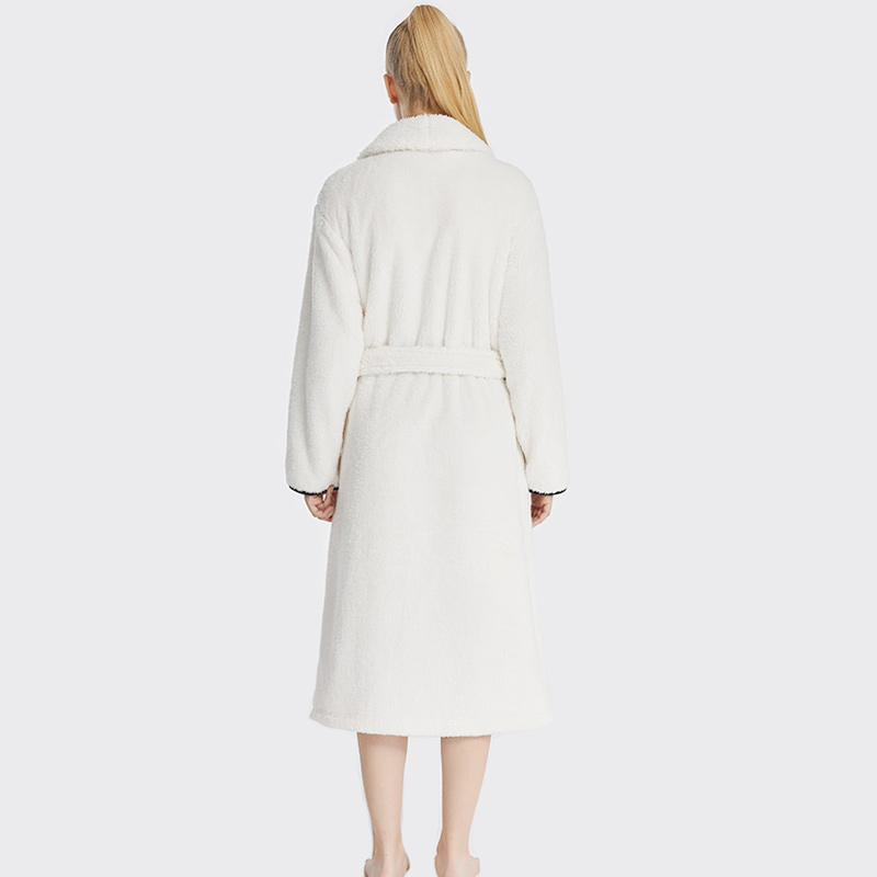 Robe de broderie din fleece pentru femei