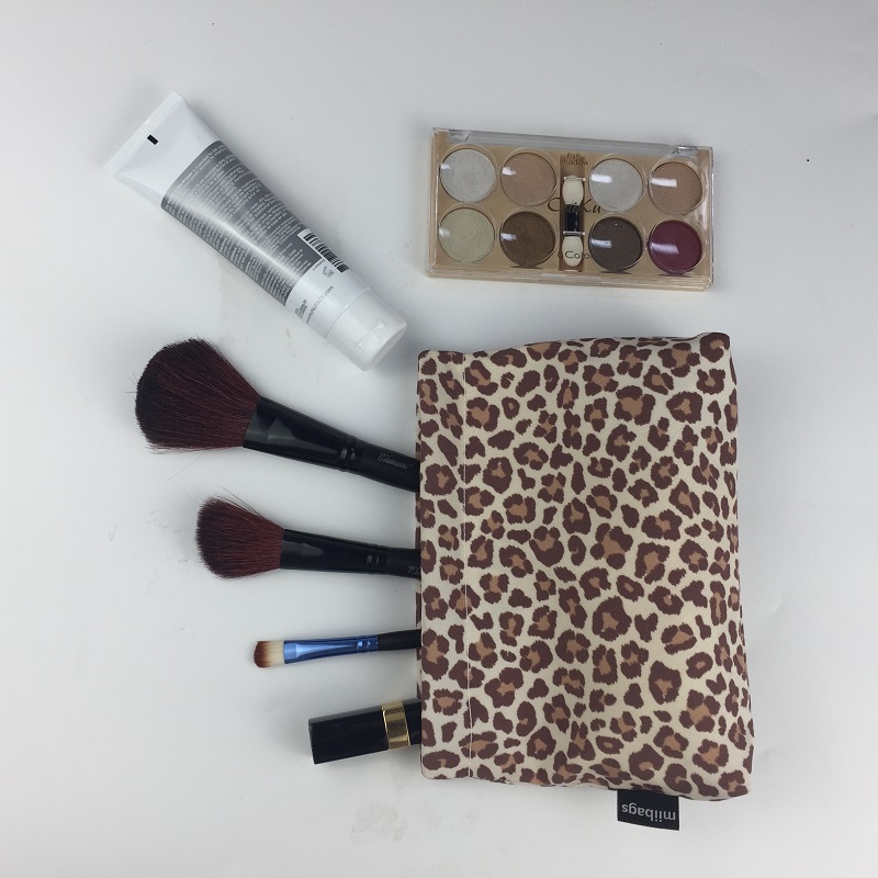 Geantă cosmetică din material RPET pentru pictură Leopard