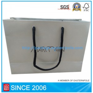 Pungă de hârtie de lux pentru haină