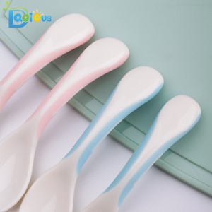 Vanzare fierbinte Produse pentru bebelusi Baby First Stage Linguri de plastic Baby Baby Toddler Lingura Baby Traveling Fork and Set lingura