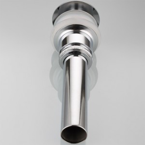 Bazinul plin, cu coada extinsă, faceți clic pe deșeuri neplăcute