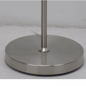 Lampa de podea cu nuanță din material negru tăiat cu laser