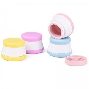 Cutie separată din silicon