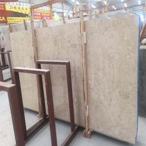 Plăci clasice din marmură bej