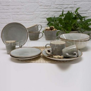 Set de cină simplă din ceramică