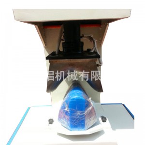 Mașină de modelat pentru încălțăminte cu cizme