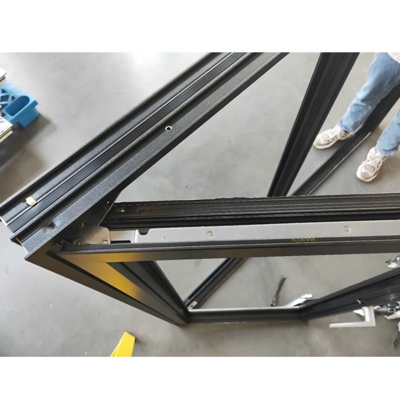Ferestre și uși lungi cu profil din aluminiu