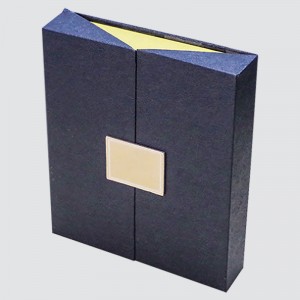 Cutie de cadouri speciale luxoase personalizate