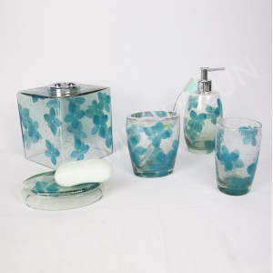 Sticlă transparentă cu set de accesorii pentru baie decalate