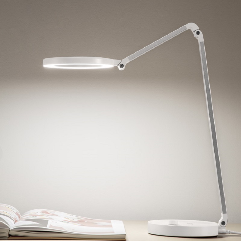 688L dimmable și CCT tunning led desk lamp cu usb