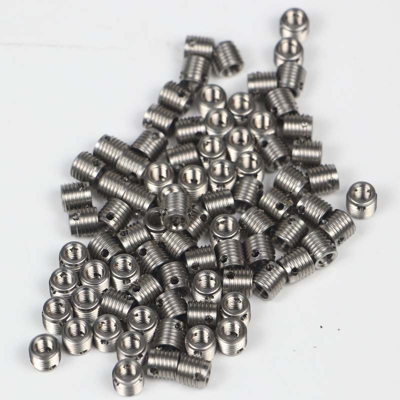 307 000 060.500 307 M6 * 1 * 10 * 1.25 * 8L inserții cu filet autofiletant cu 3 găuri fără burrs stoc 500K