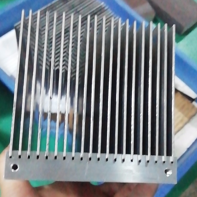 Chiuvetă de căldură / tăiere de sârmă / frezare CNC / A6061