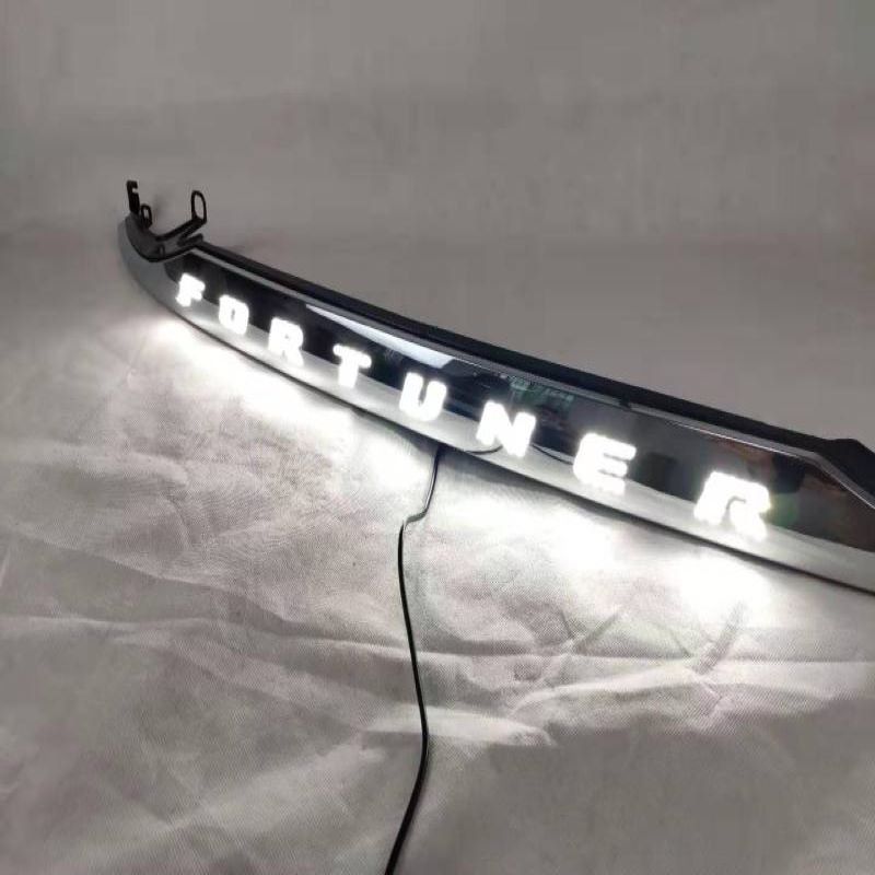 Lampa de frână pentru Toyota Fortuner, garnitură trunchi cu lumină pentru Toyota Fortuner