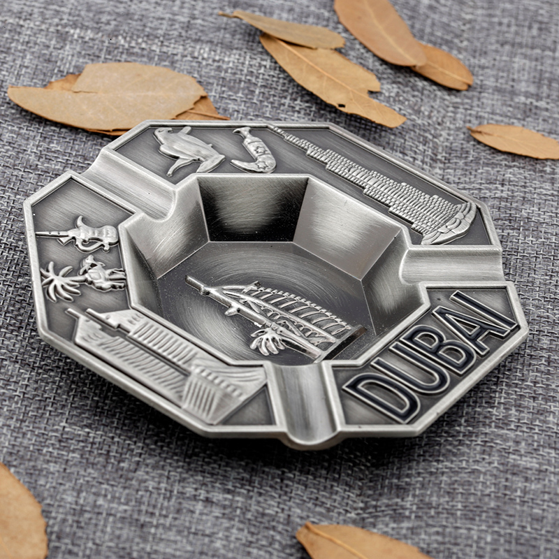 Cadou de suveniruri metalice