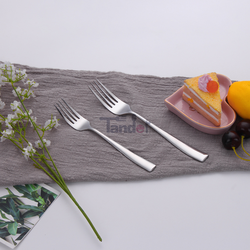 Set de tacâmuri din oțel inoxidabil 18\/0 depozit tacâmuri