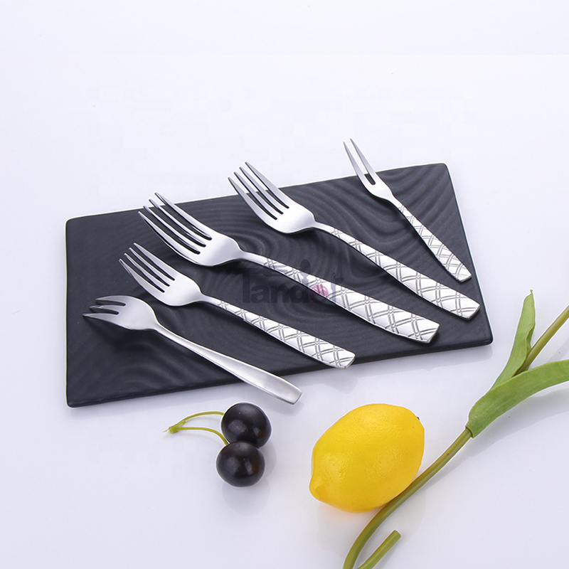 Line model ieftin 16pcs restaurant folosit tacâmuri de hotel