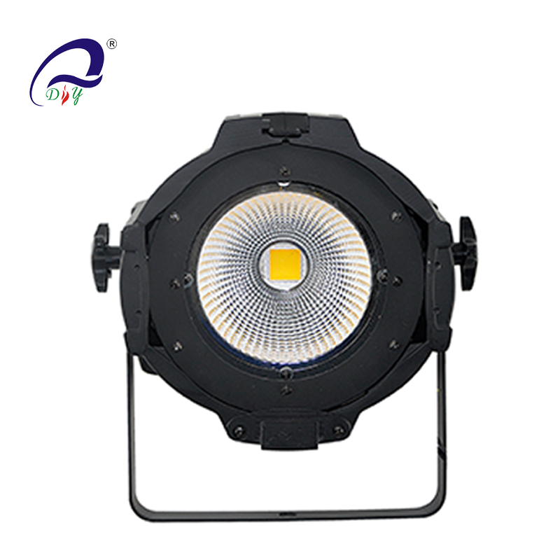 Parcul LED PL69 100W COB poate pune în scenă lumina pentru nuntă și club