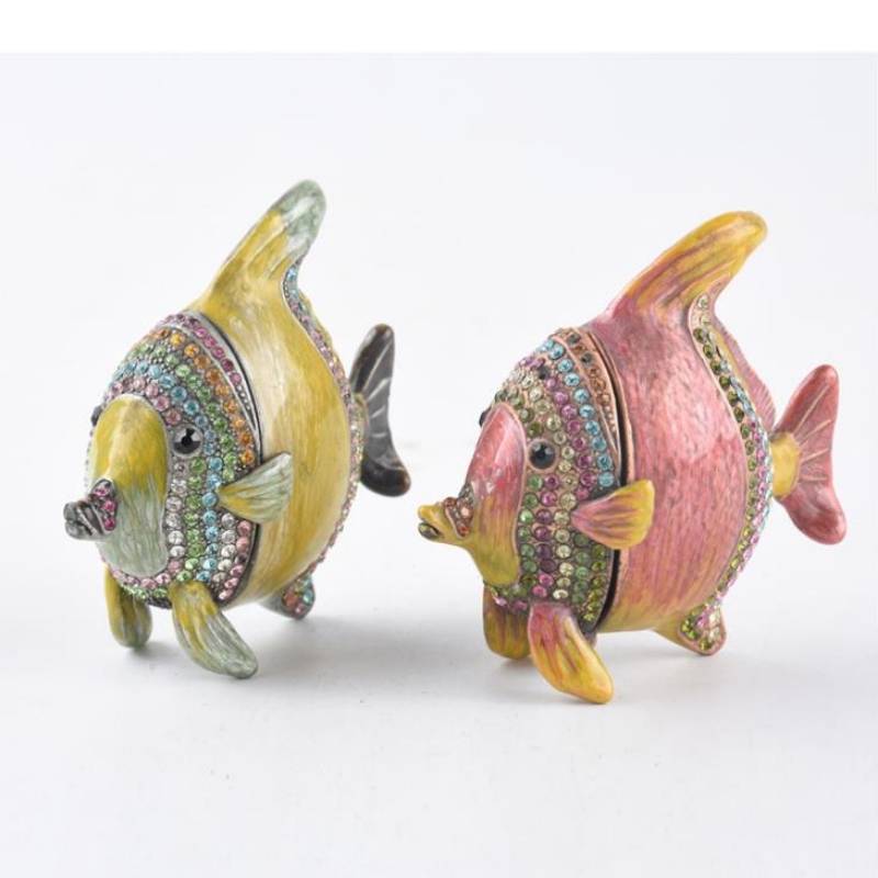 Cadoul chinezesc de Anul Nou automat se toarnă vin de porțelan albastru și alb cu nuntă mare la Cupa Roșie de vin