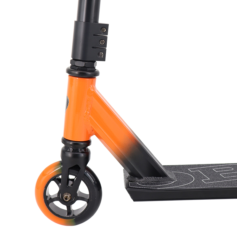 noi scuter cascadorie ieftin (două culori portocalii)