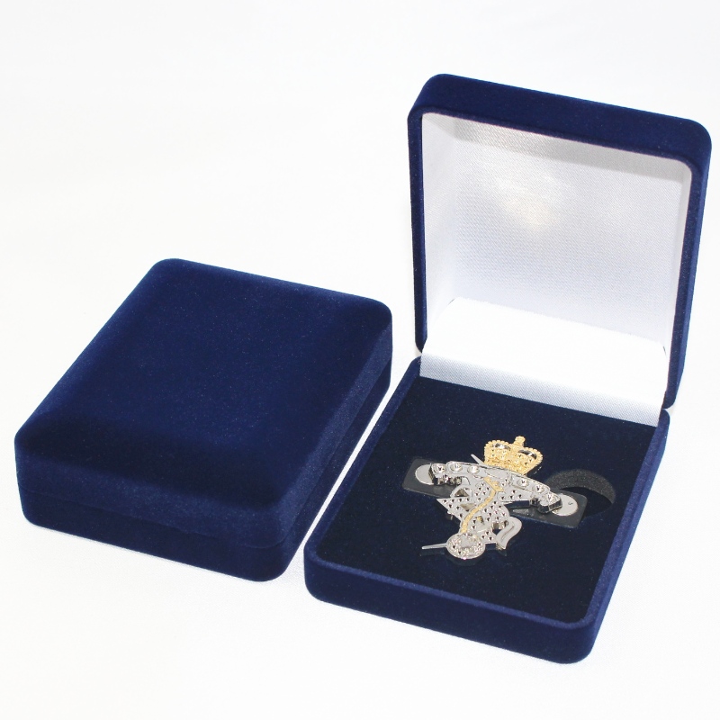 Articol D-22B Cutie de catifea formă rotundă pentru monedă, colier și ecuson, mm. 70 * 90 * 30, greutate aproximativ 60g