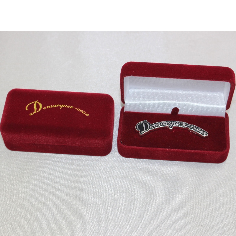 Articol D-68S Cutie de catifea cu formă rotundă pentru manșete, agrafe, ecuson etc. mm. 75 * 38 * 28, greutate aproximativ 30g