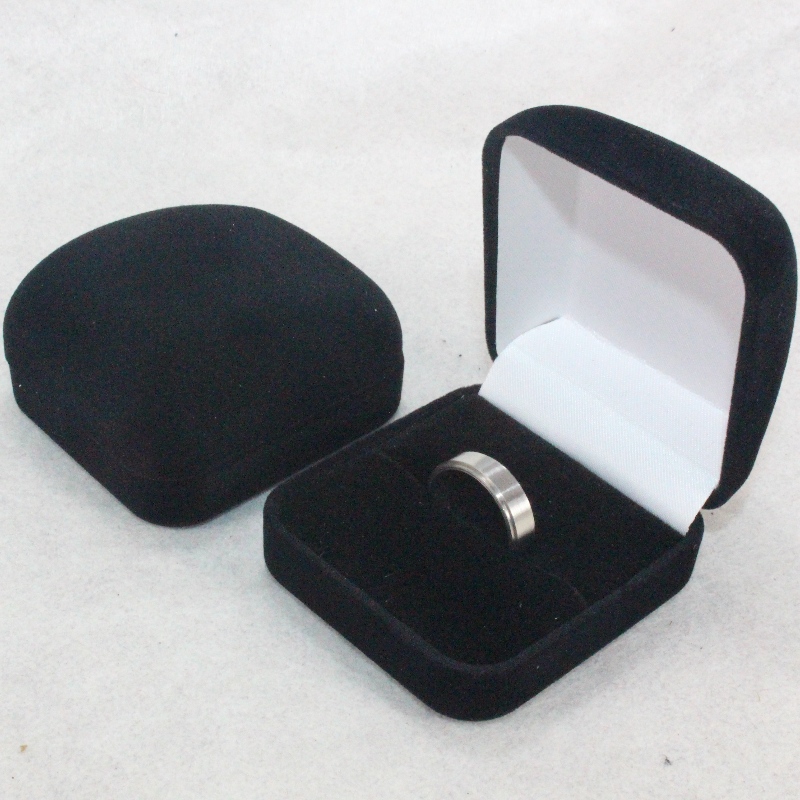 Articol F-2 Cutie de catifea în formă rotundă pentru inel, ecuson și monedă mică, mm. 52 * 57 * 34, greutate aproximativ 27g