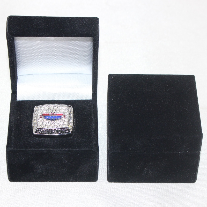 Articol V-08 cutie de flanelă pătrată pentru monedă cu diametrul de 25-38 mm, ecuson, inel mare, etc. mm. 60 * 60 * 48, greutate aproximativ 63g