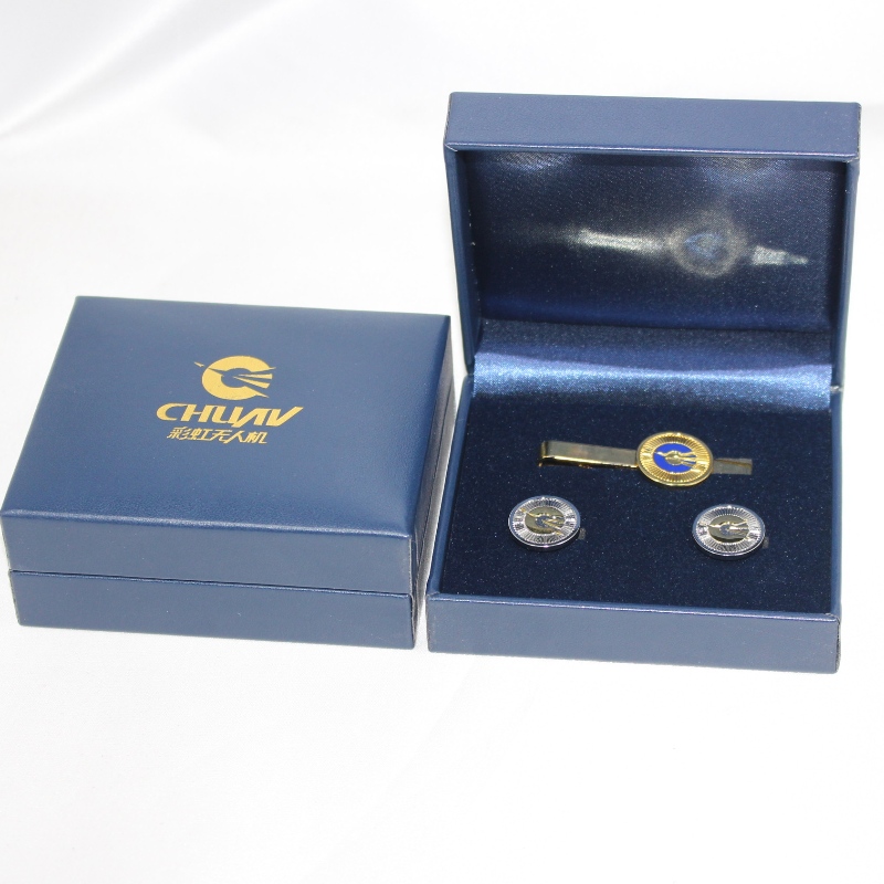 Articol V-09 dreptunghi Cutie din piele cutie pentru monedă 50-60 mm, manșete, agrafă, ecuson etc. mm. 98 * 84 * 38, greutate aproximativ 105g