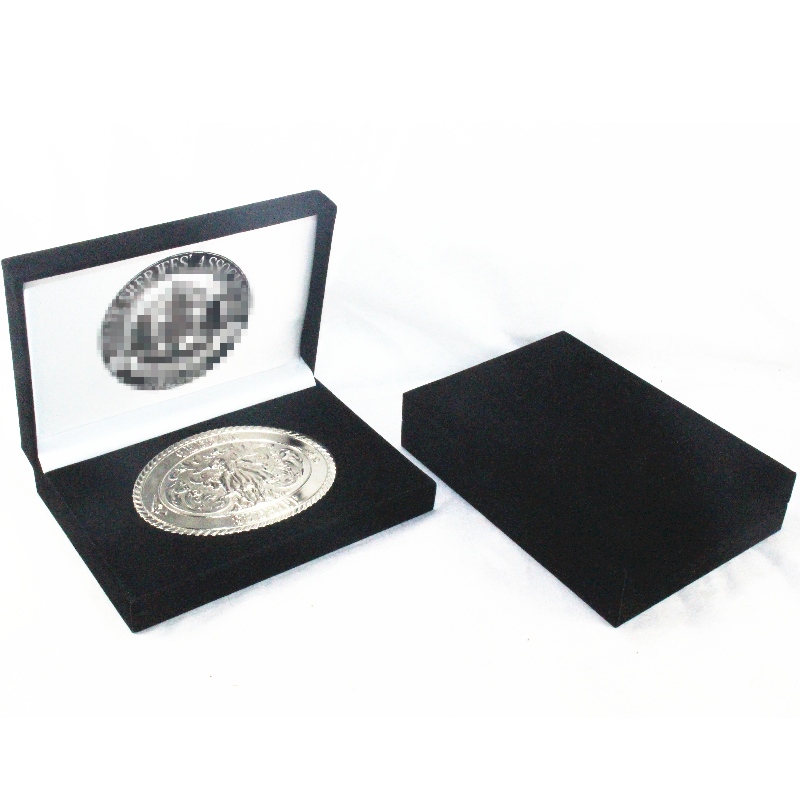 Articol V-15H Cutie de flanelă dreptunghi pentru monede multiple 130 * 80 mm, ecusoane, medalii, manșete etc. mm. 158 * 112 * 36, greutate aproximativ 170g