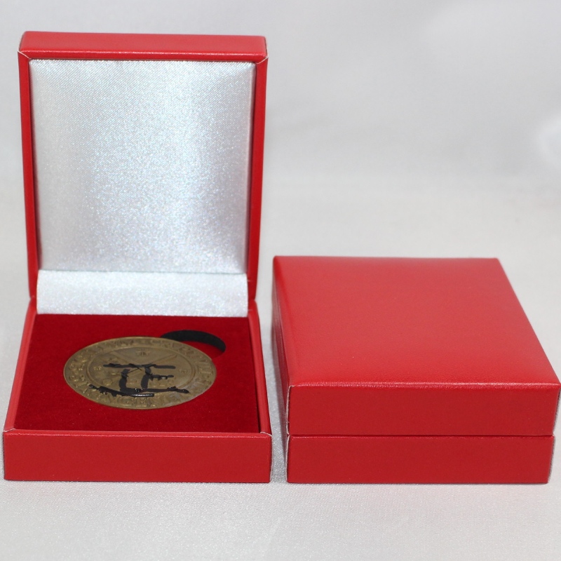 Articol V-17 pătrat cutie din piele cutie pentru monedă 45 * 53 mm, ecuson, manșete, agrafe etc. mm. 68 * 80 * 30, greutate aproximativ 62g