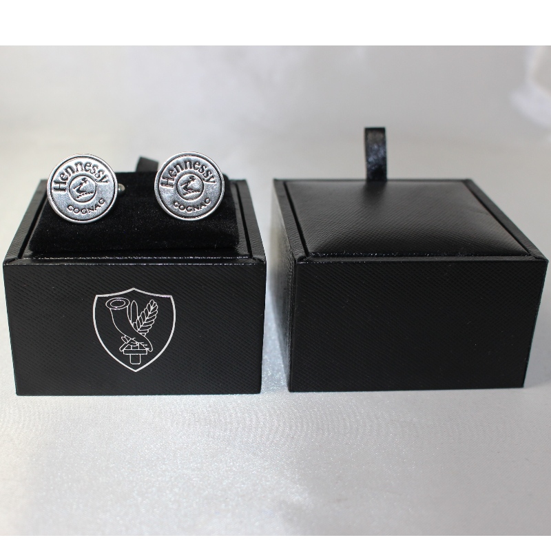 Articol V-20S cutie pătrată PU din piele pentru manșete cupl, etc. 65 * 65 * 38, greutate aproximativ 62g