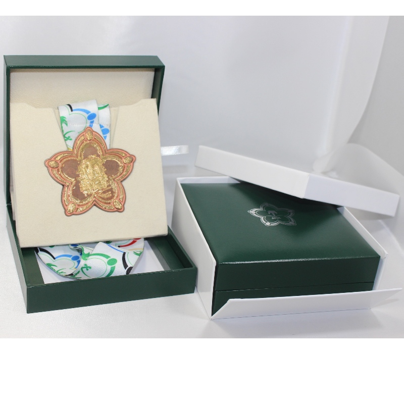 Articol V-22 cutie pătrată din piele de piele pentru monedă 90 * 90mm, ecuson, medalie etc. mm.128 * 128 * 50, greutate aproximativ 191g