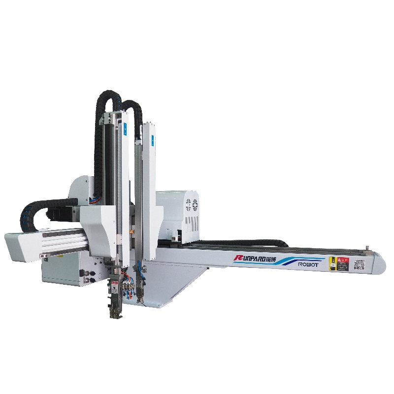 Dezvoltarea roboților industriali