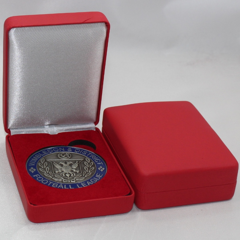 Articol T-03 cutie de medalii acoperită de flaneletă sau piele PU pentru monedă 35-50mm, ecuson medal medalie mică, etc. mm.70 * 91 * 35mm, greutate aproximativ 92g