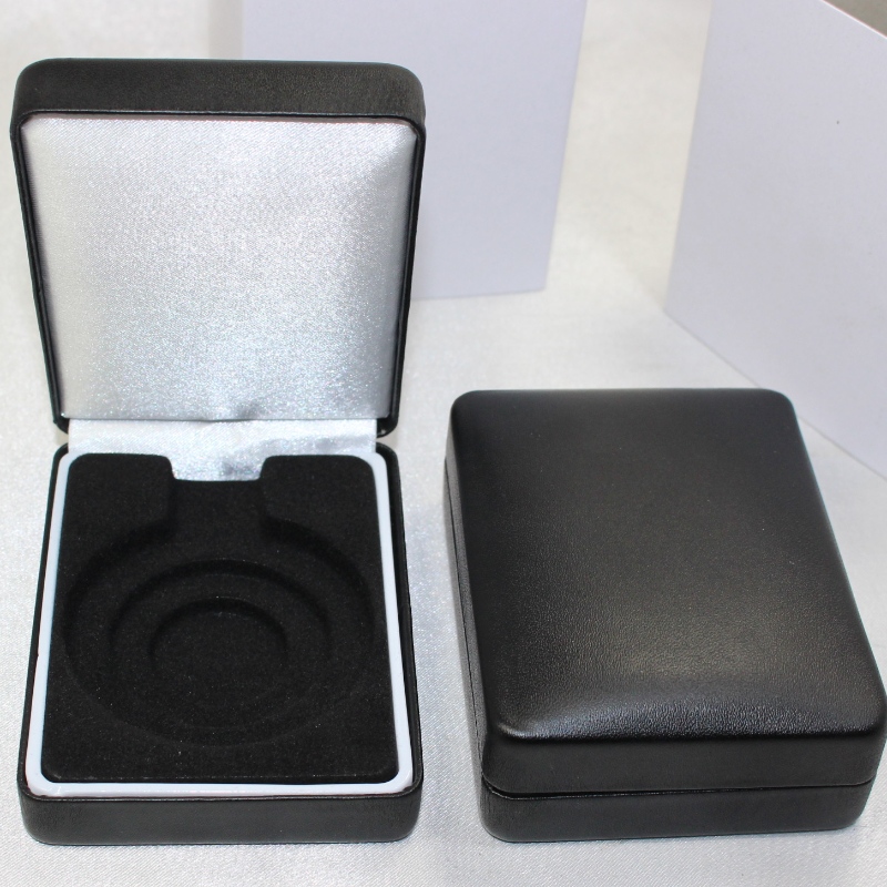 Articol T-03 cutie de medalii acoperită de flaneletă sau piele PU pentru monedă 35-50mm, ecuson medal medalie mică, etc. mm.70 * 91 * 35mm, greutate aproximativ 92g