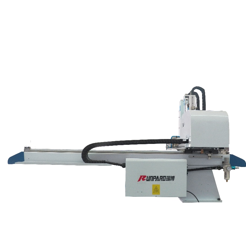Robot braț transversal