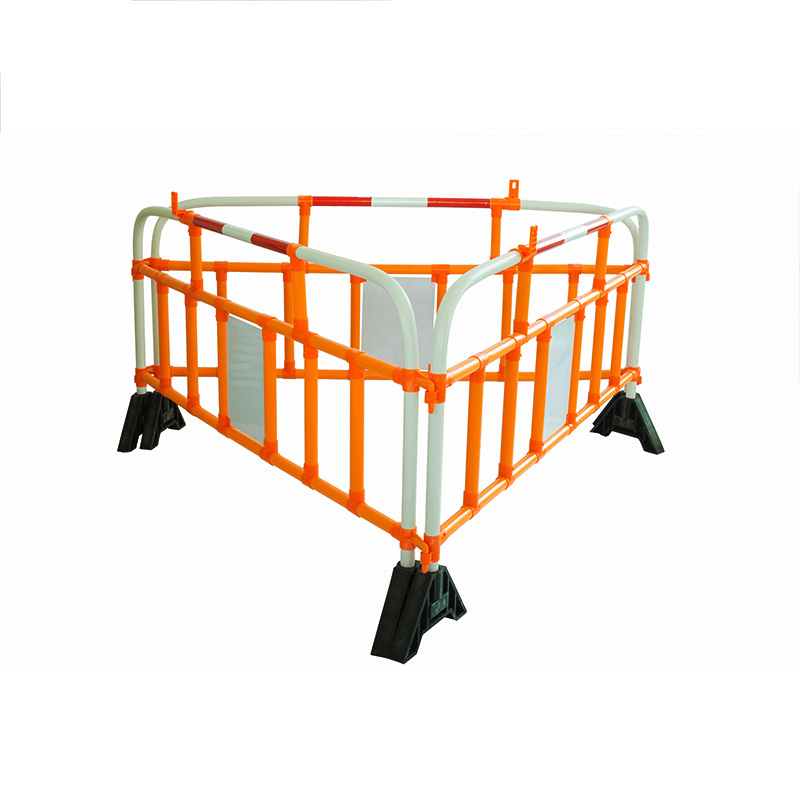 Barieră de siguranță rutieră din PVC realizată în China